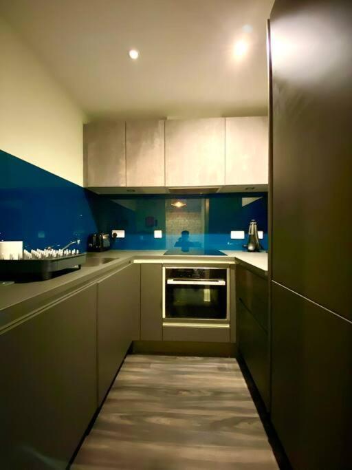 פול Stunning Apartment Suite - Free Parking & Wifi! מראה חיצוני תמונה