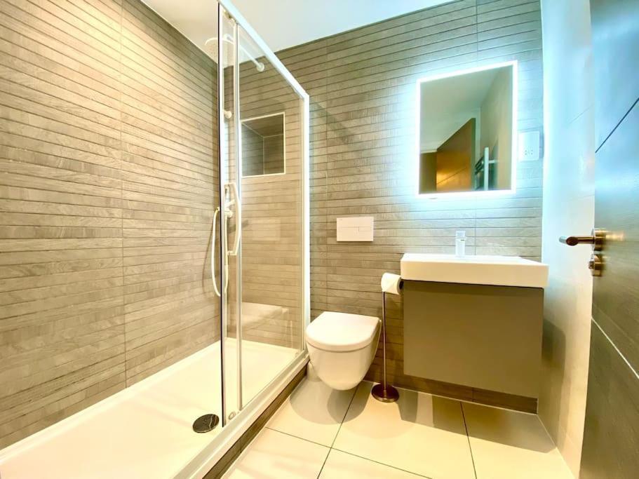 פול Stunning Apartment Suite - Free Parking & Wifi! מראה חיצוני תמונה